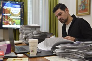 Credeți că e bine ca foști ofițeri SRI, ca George Tuță, să candideze acum?